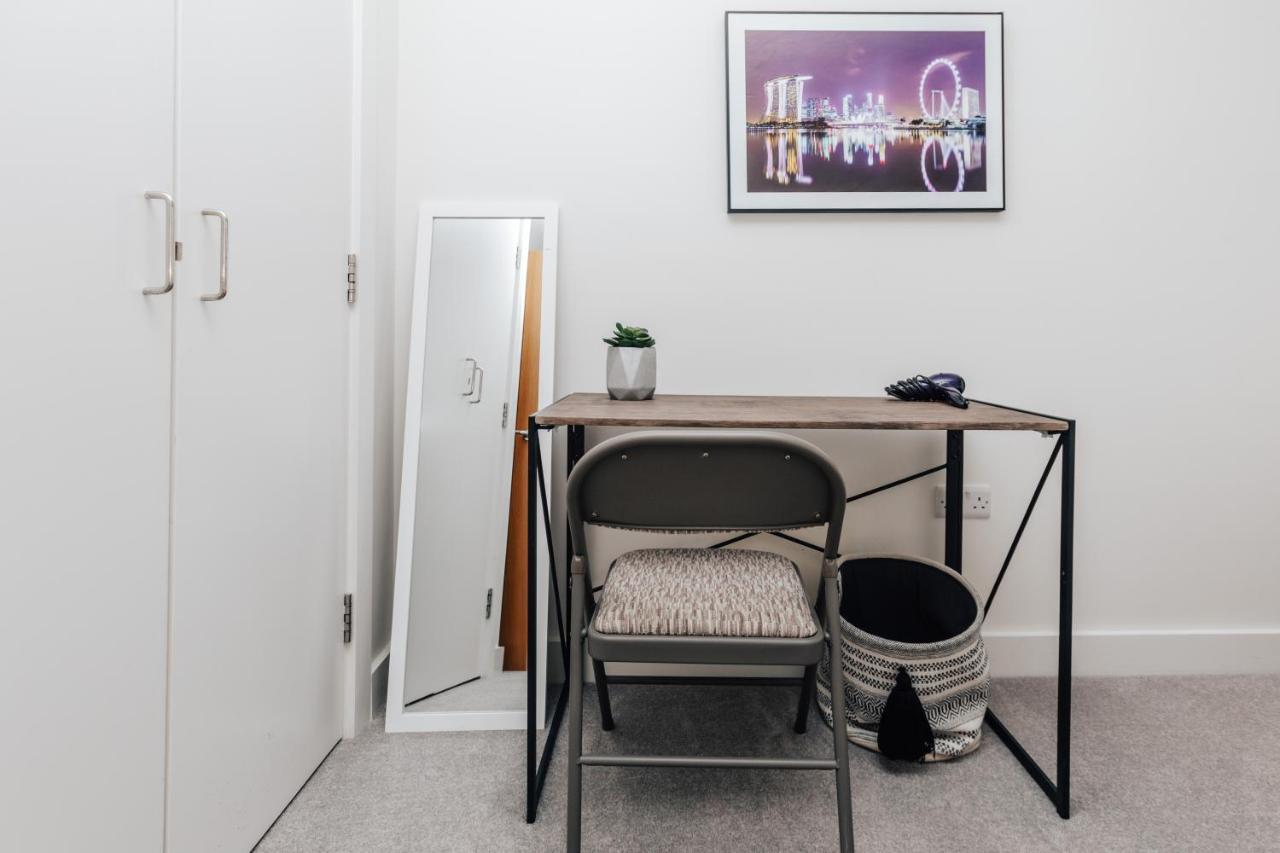 Central Modern Flat For 4-6 & Dedicated Parking Henley-on-Thames Eksteriør billede