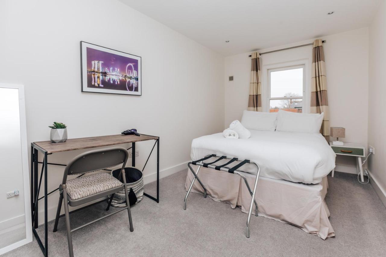 Central Modern Flat For 4-6 & Dedicated Parking Henley-on-Thames Eksteriør billede
