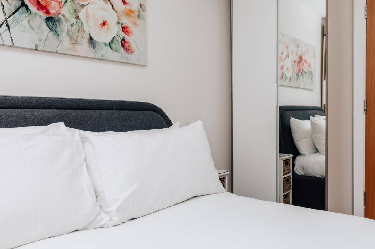 Central Modern Flat For 4-6 & Dedicated Parking Henley-on-Thames Eksteriør billede