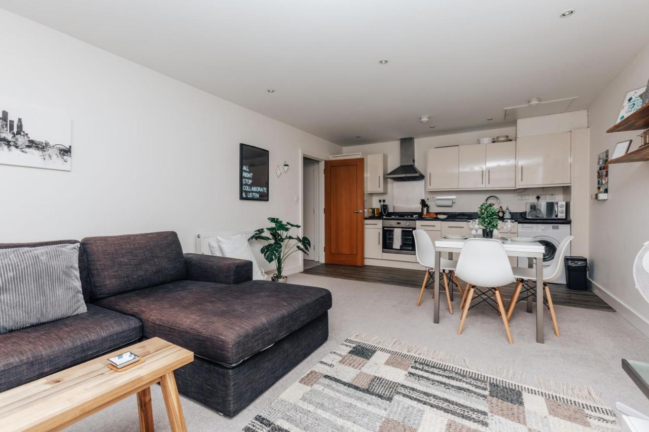 Central Modern Flat For 4-6 & Dedicated Parking Henley-on-Thames Eksteriør billede