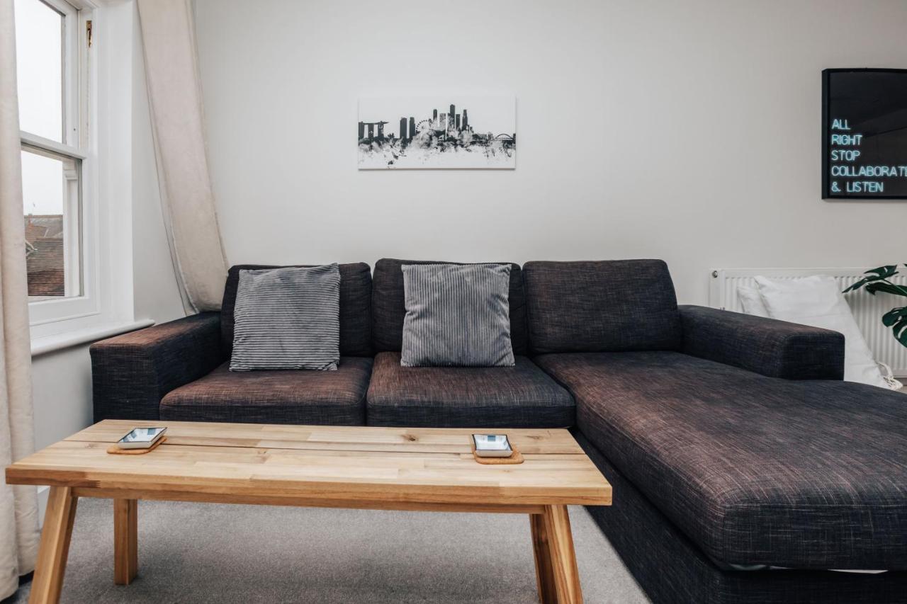 Central Modern Flat For 4-6 & Dedicated Parking Henley-on-Thames Eksteriør billede